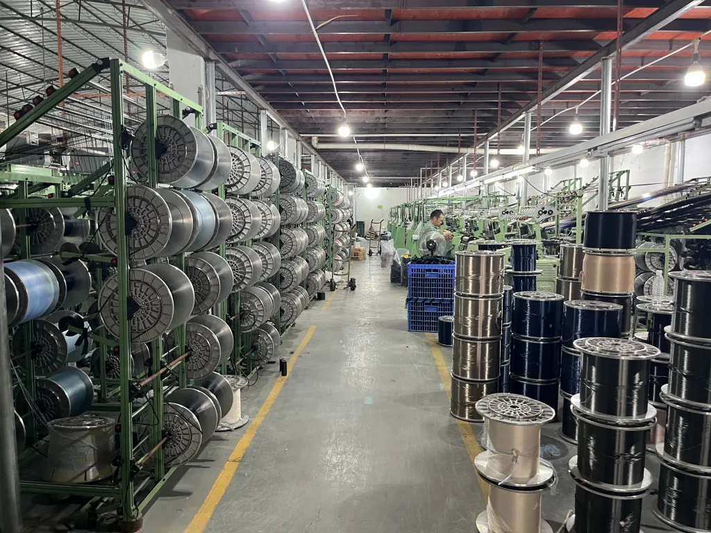 广州华运制造有限公司：狮岭拉链辅料源头工厂的一站式供应链之路